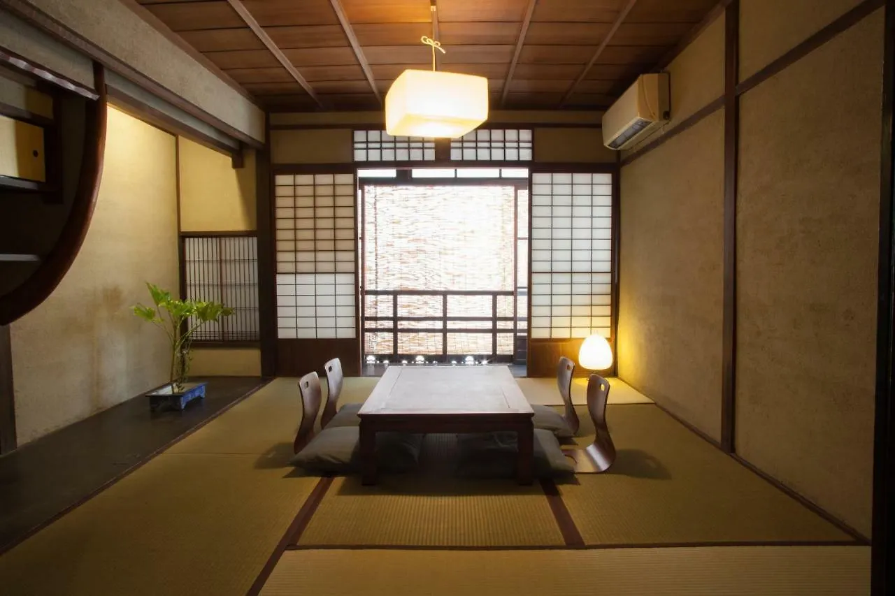Bed & Breakfast Tsukiya Kyoto 2*,