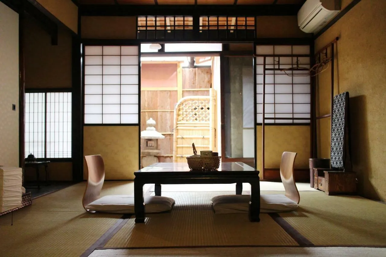 Bed & Breakfast Tsukiya Kyoto